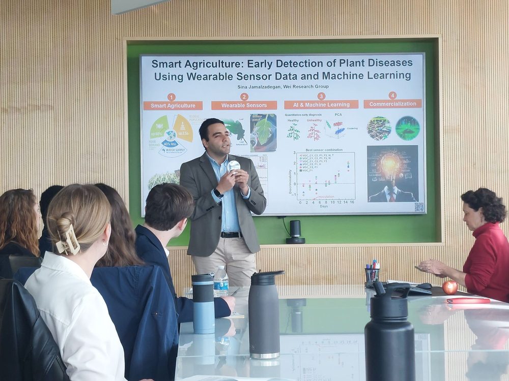 Sina Jamalzadegan at the Bayer NextGen pitch competition