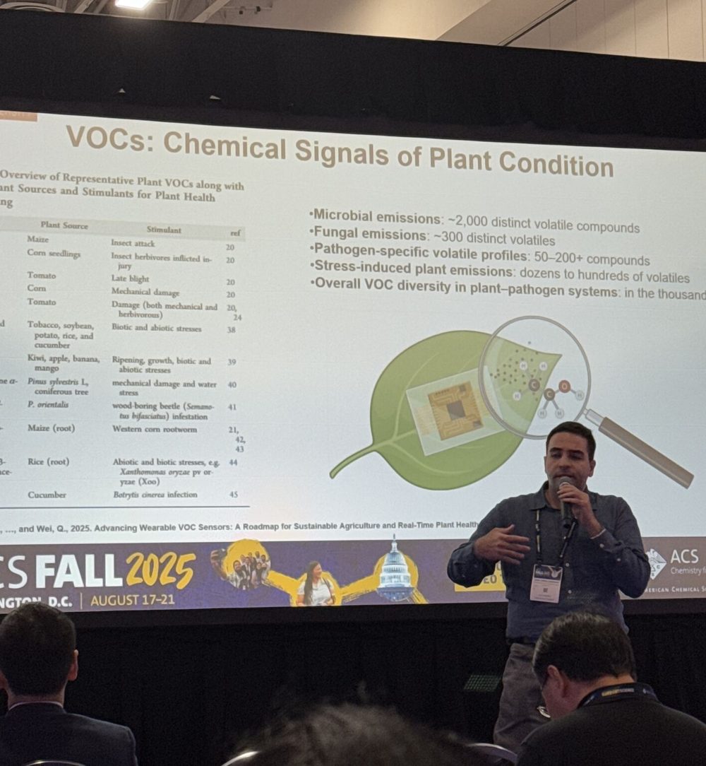 Sina Jamalzadegan presenting plant VOC work at ACS Fall 2025