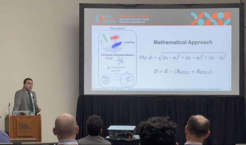 Sina Jamalzadegan presenting the machine learning approach at AIChE 2024